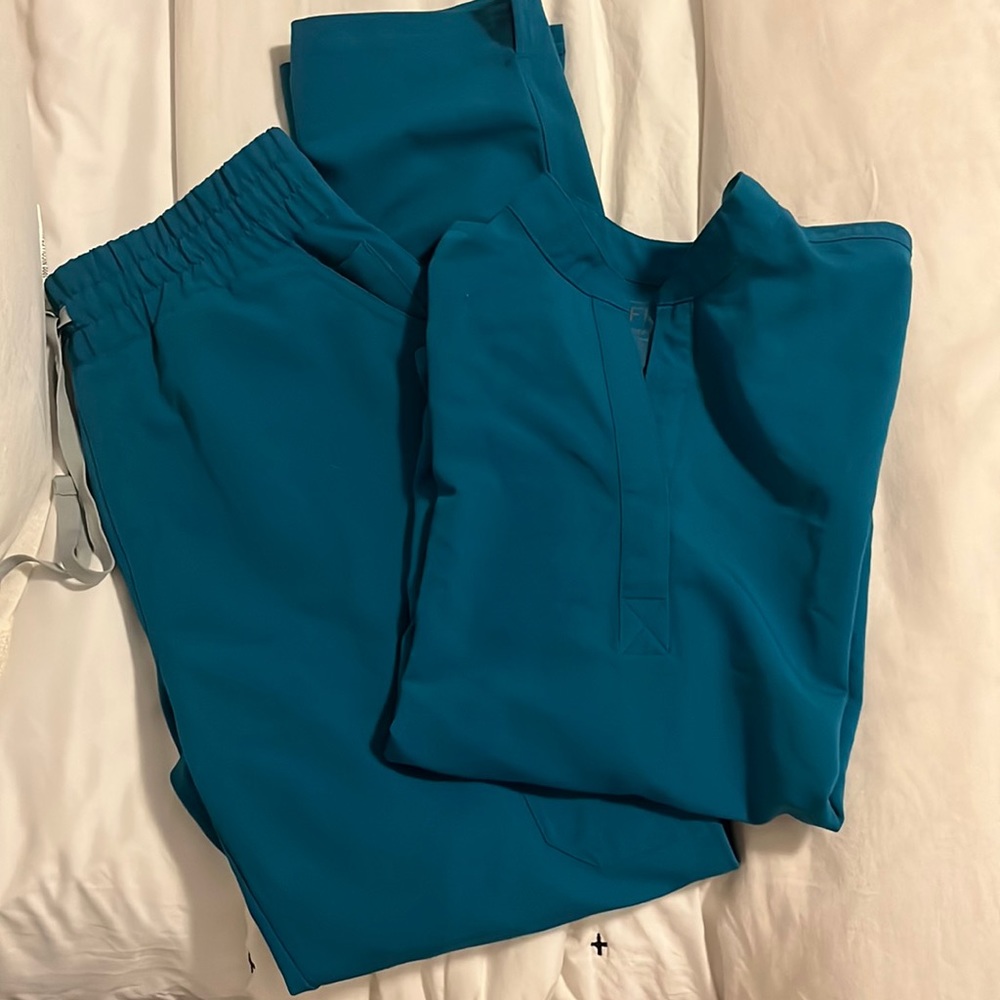 Figs Caribbean Blue Set